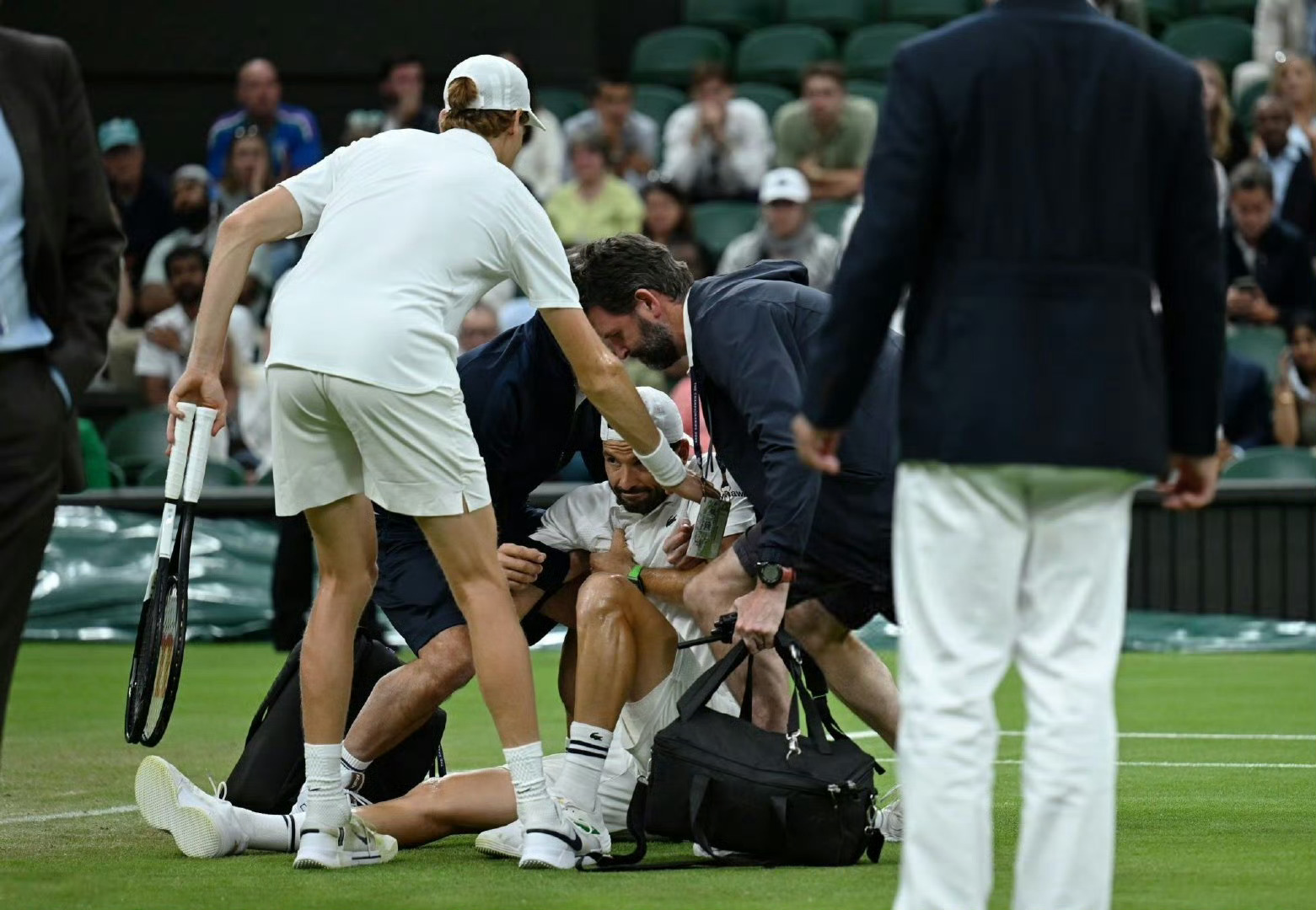 九游app下载-埃因霍温发布备战花絮，集结日复出首秀，足总杯任务艰巨，高层口径保持一致的简单介绍