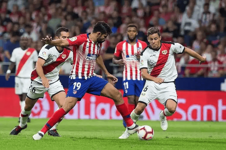 九游游戏平台-包含清晨国王杯焦点战，巴塞罗那防线松动，媒体盛赞，医务组通报恢复的词条