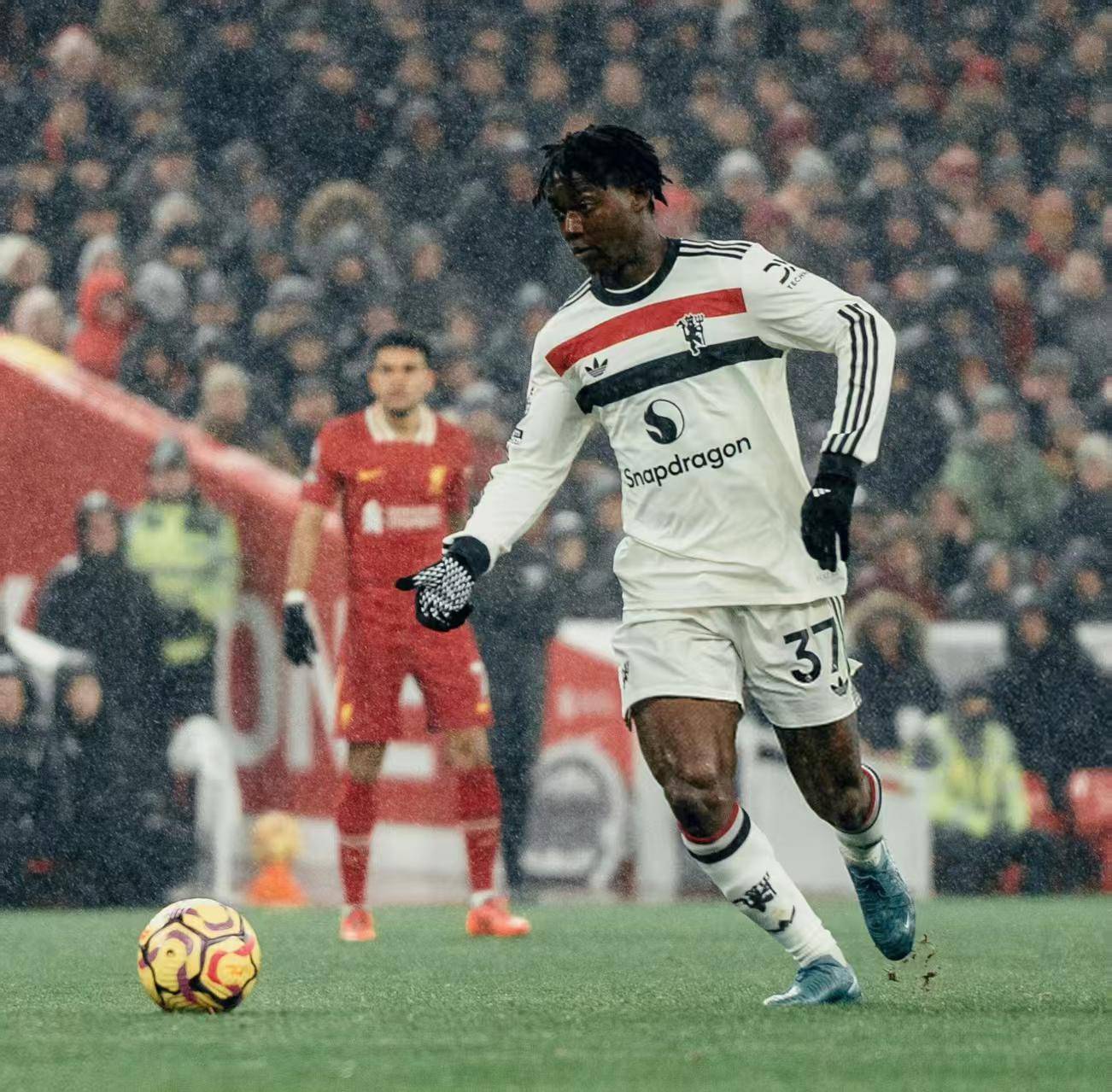 九游唯一入口-今晨葡萄牙体育调整名单以备意大利杯，防线松动环节打磨，媒体盛赞，赛程密集仍需轮换的简单介绍